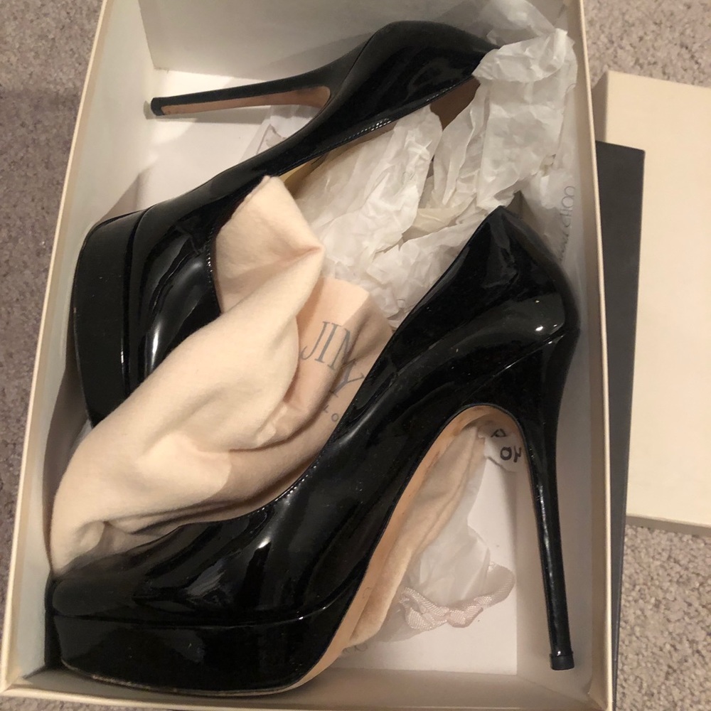 Very sexy 💃🏾Jimmy Choo Black Patent Leather Pumps Shoes